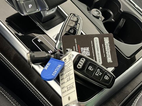 Used 2022 Audi Q8 Premium Plus w/ Premium Plus Package image 24