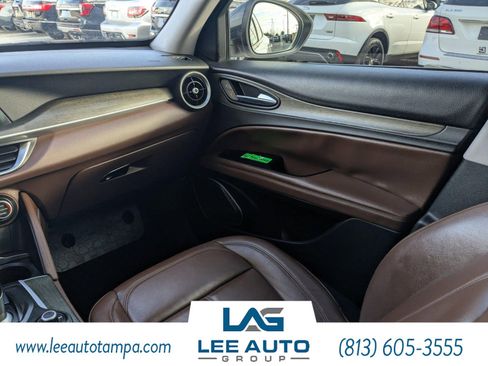 Used 2019 Alfa Romeo Stelvio Ti w/ Nero Edizione image 18