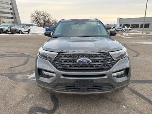 Used 2023 Ford Explorer XLT w/ Equipment Group 202A image 4