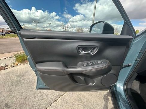 Used 2023 Honda HR-V Sport image 8