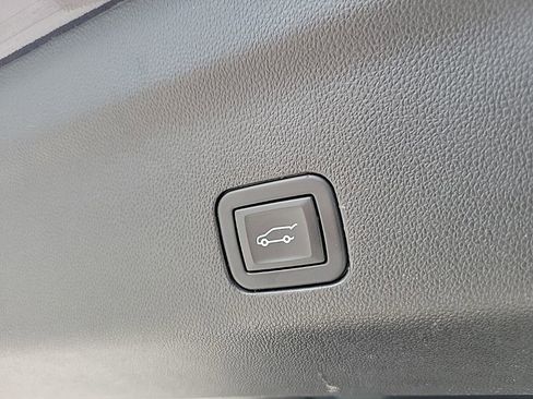 Used 2024 Chevrolet Tahoe LT image 15