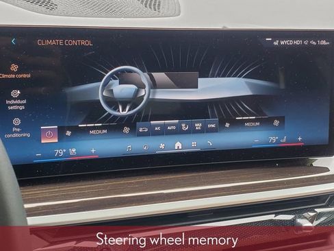 Used 2024 BMW X7 xDrive40i w/ Climate Comfort Package image 32