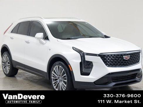 Used 2024 Cadillac XT4 Premium Luxury image 1