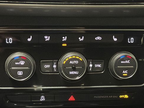Used 2020 Volkswagen Atlas Cross Sport SEL AWD/4WD image 18