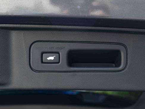 Used 2025 Honda Pilot Elite image 46