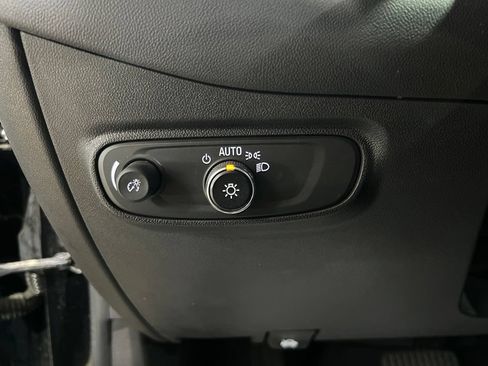 Used 2022 Chevrolet Equinox LT FWD image 19
