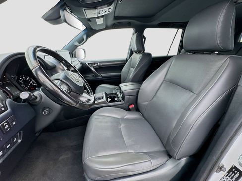 Used 2022 Lexus GX 460 w/ Black Line Special Edition AWD/4WD image 13