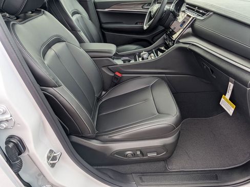 New 2025 Jeep Grand Cherokee L Limited image 27