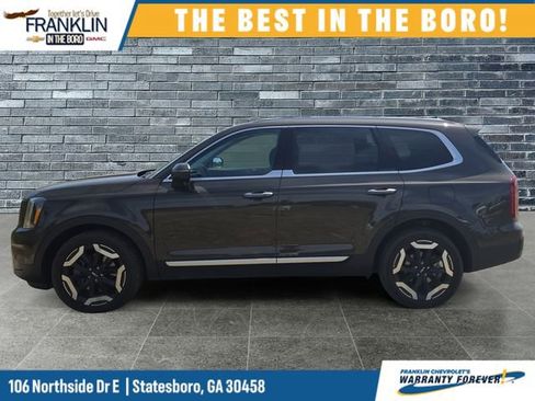 Used 2025 Kia Telluride S image 2