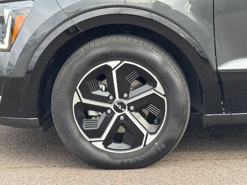 Used 2023 Kia Niro SX image 27