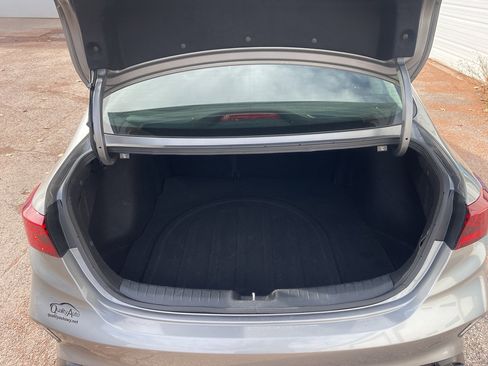 Used 2022 Kia Forte LXS image 12