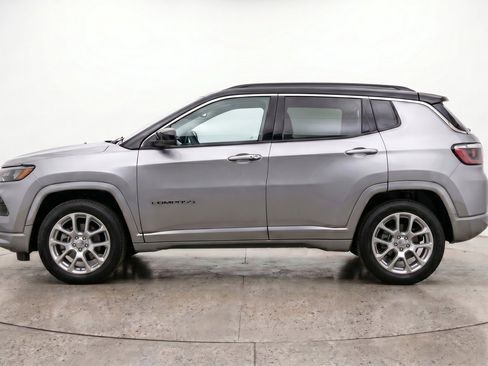 Used 2025 Jeep Compass Limited AWD/4WD image 5