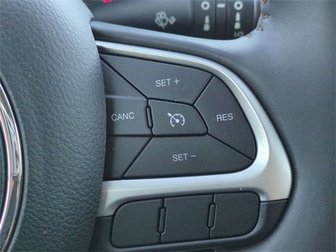 Used 2018 Jeep Compass Limited w/ Navigation Group image 26