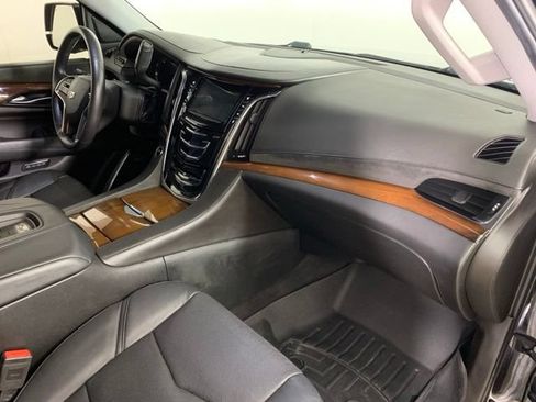 Used 2016 Cadillac Escalade ESV Premium AWD/4WD image 7