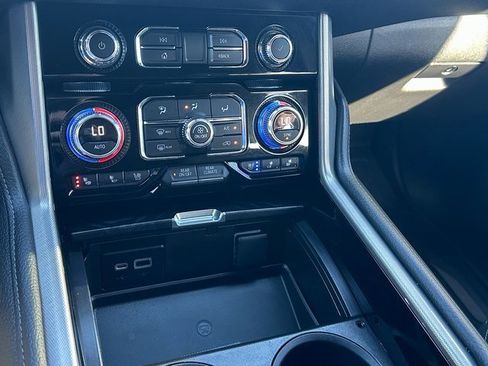 Used 2022 GMC Yukon Denali image 32