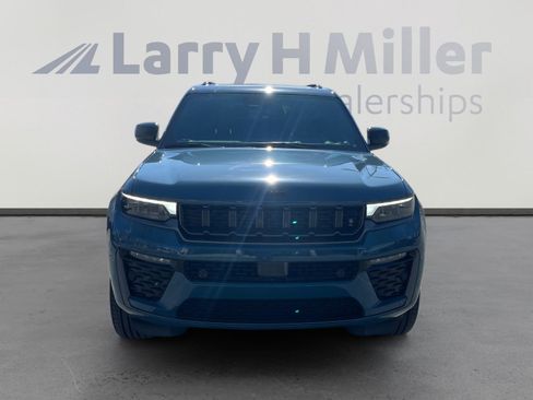 New 2026 Jeep Grand Cherokee L Summit w/ Obsidian Package AWD/4WD image 8