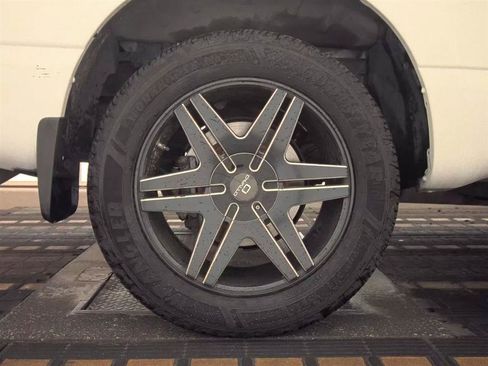 Used 2017 Nissan Titan S RWD image 11