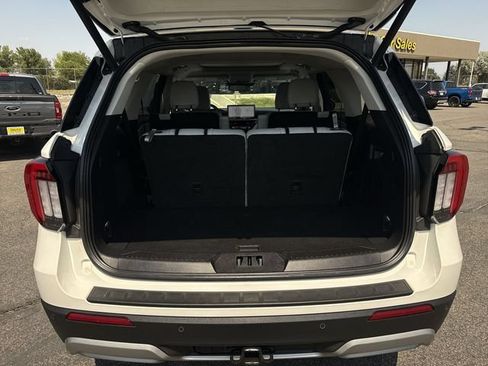 Used 2026 Ford Explorer Platinum w/ LUX Leather Package AWD/4WD image 24