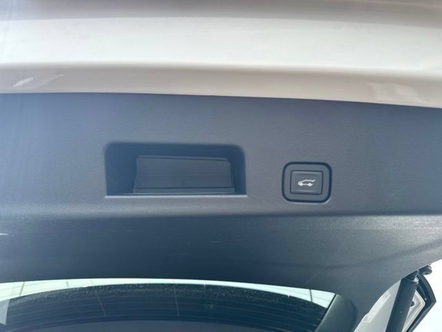 Used 2026 Buick Enclave Sport Touring AWD/4WD image 6
