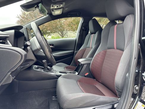 Certified 2025 Toyota Corolla SE FWD image 19