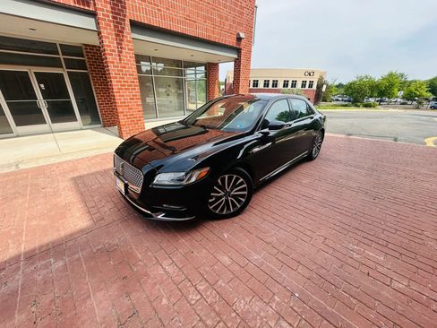 Used 2018 Lincoln Continental Select w/ Continental Climate Package AWD/4WD image 3