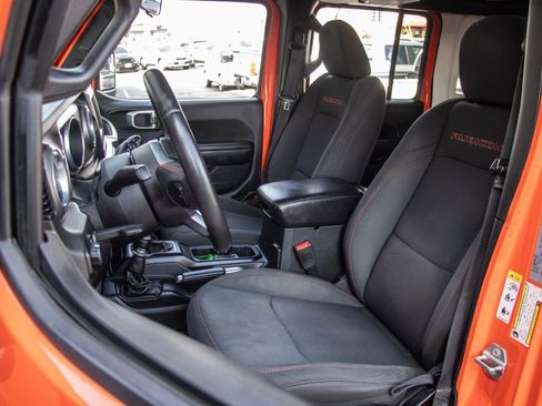 Used 2018 Jeep Wrangler Unlimited Rubicon w/ Safety Group image 9