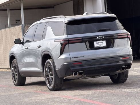 Certified 2025 Chevrolet Traverse LT w/ Midnight/Sport Edition image 5