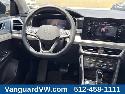 Used 2025 Volkswagen Taos SE w/ Panoramic Sunroof Package FWD image 25