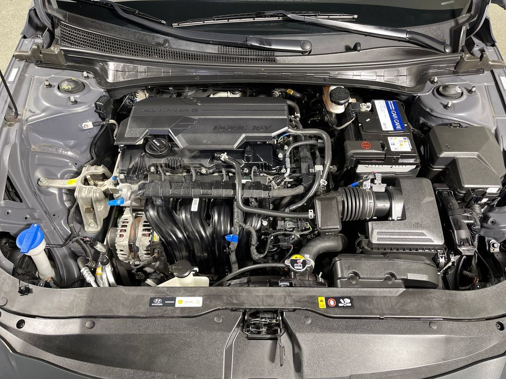Certified 2025 Hyundai Elantra SEL FWD image 10