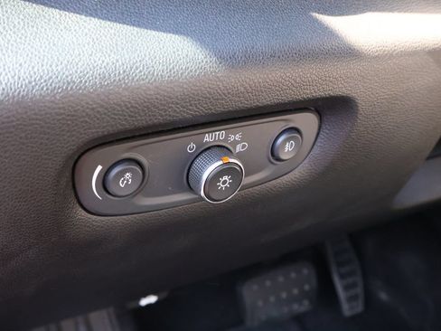 Used 2018 Chevrolet Traverse LT FWD image 15
