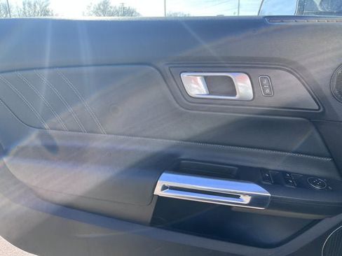 Used 2021 Ford Mustang Premium image 9