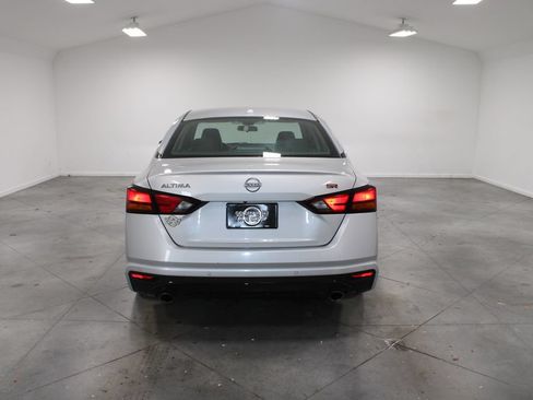 Used 2024 Nissan Altima 2.5 SR FWD image 8