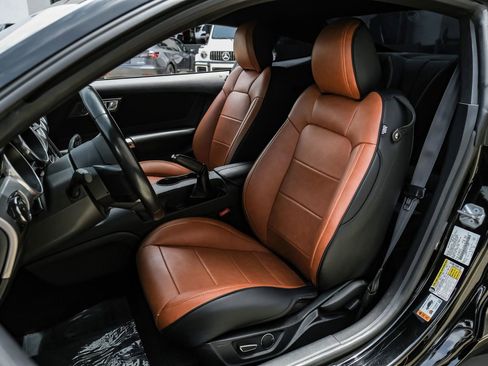 Used 2018 Ford Mustang GT RWD image 27