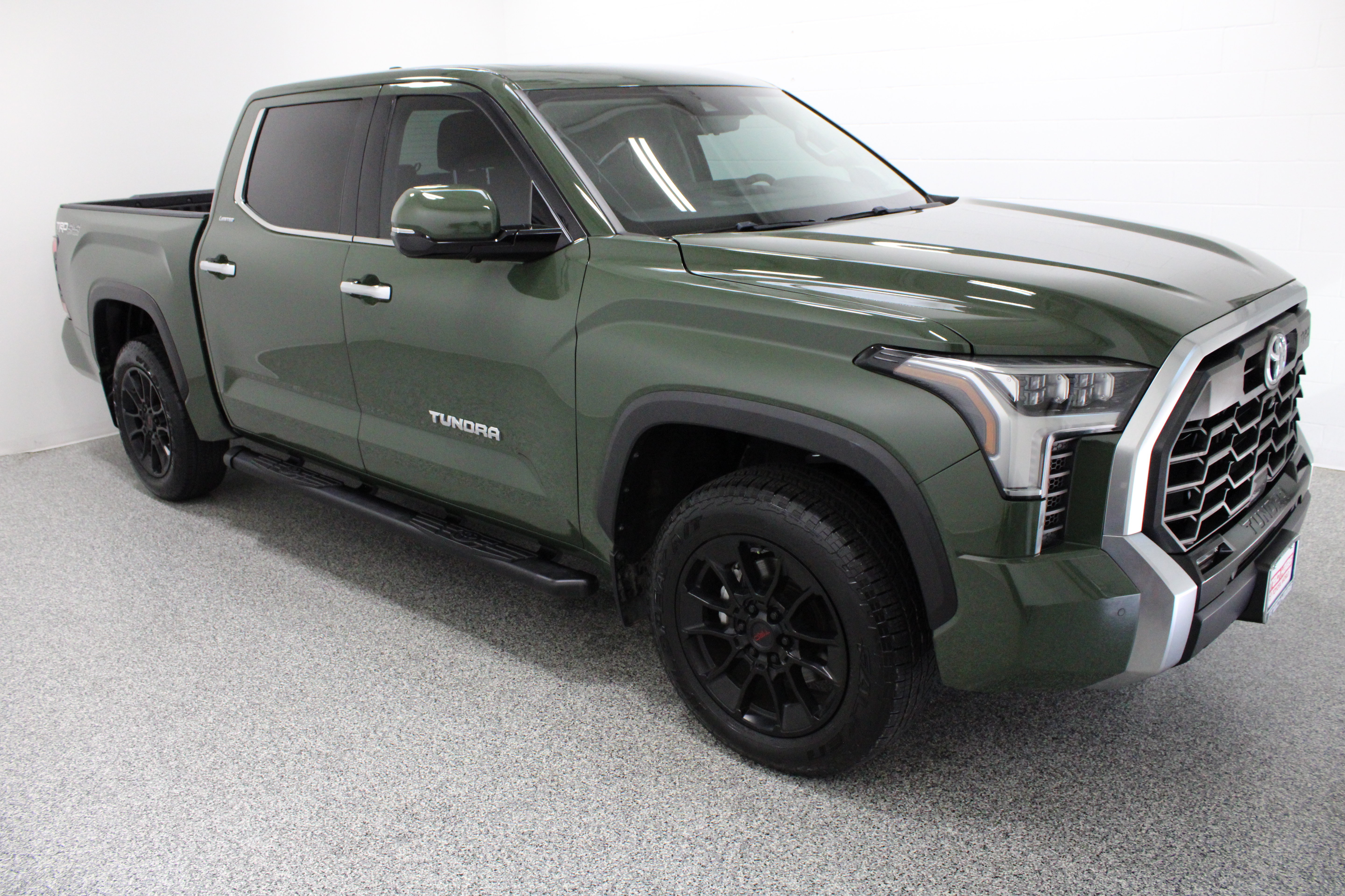 Used 2023 Toyota Tundra Limited w/ TRD Off-Road Package AWD/4WD image 4