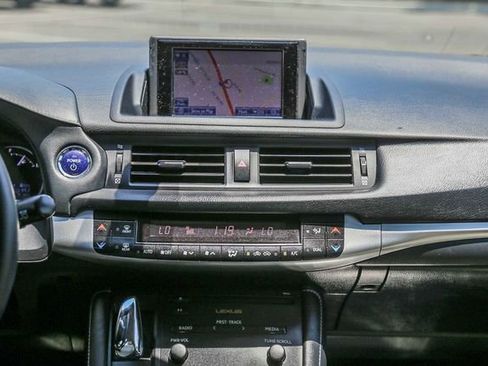 Used 2013 Lexus CT 200h w/ Premium Pkg w/Navigation FWD image 15