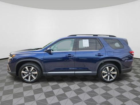 Used 2025 Honda Pilot Touring image 5