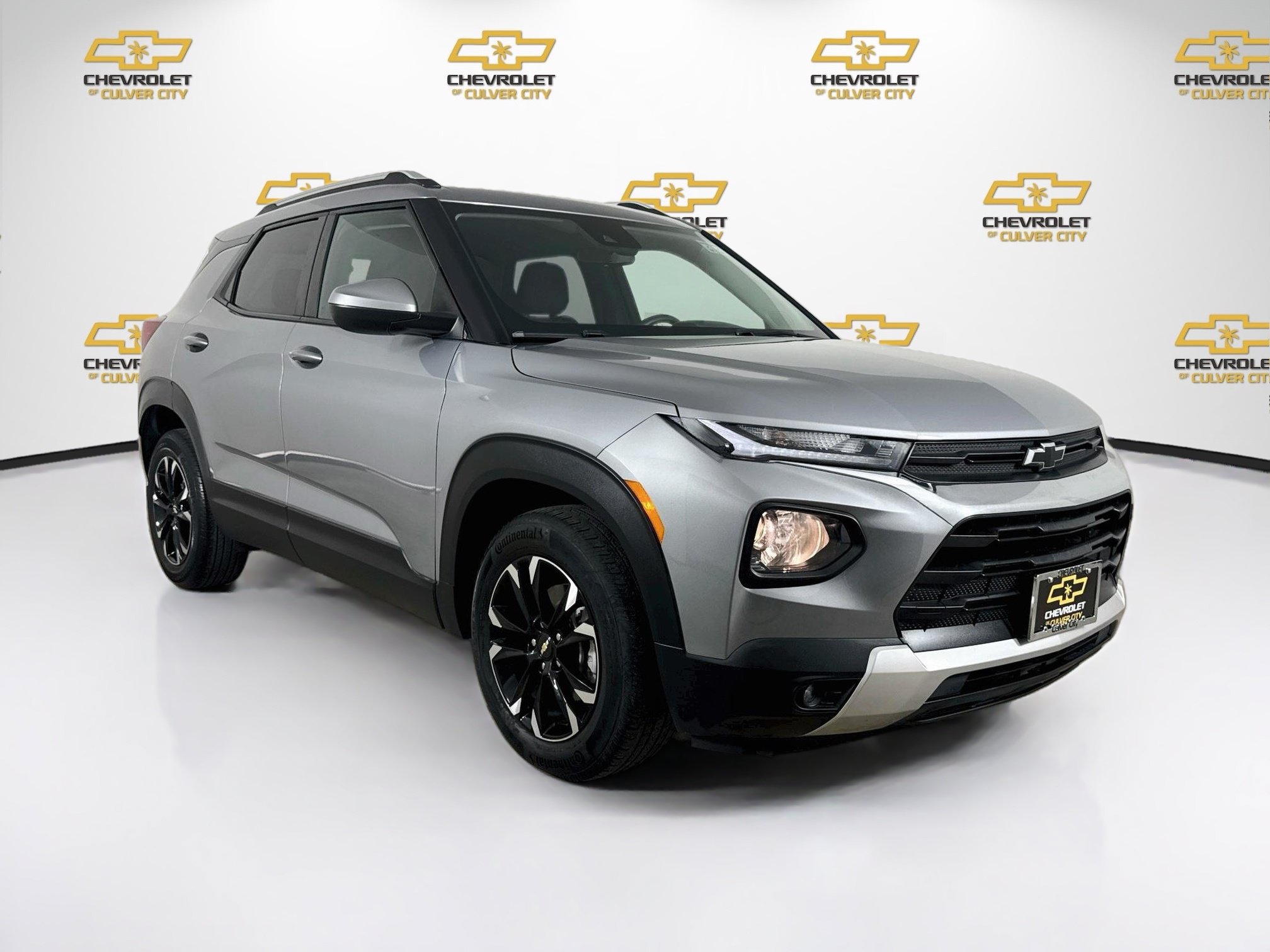 Used 2023 Chevrolet TrailBlazer LT FWD image 1