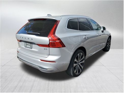 Certified 2023 Volvo XC60 B5 Ultimate w/ Protection Package image 5