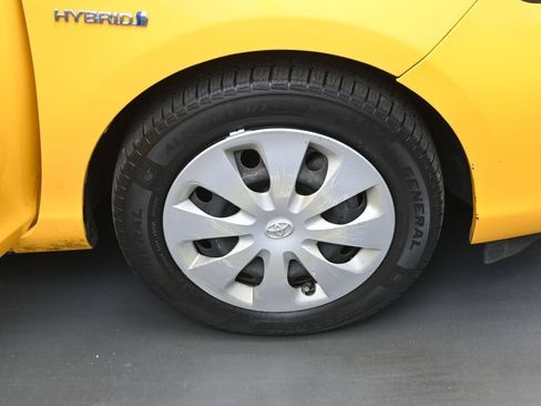 Used 2014 Toyota Prius C Two FWD image 33