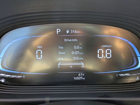 Certified 2025 Hyundai Venue Limited FWD image 18