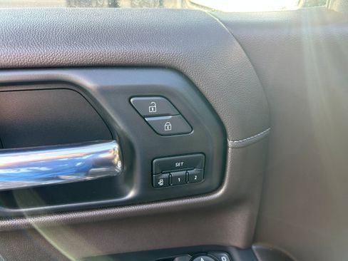 Used 2022 Chevrolet Silverado 1500 LTZ AWD/4WD image 14