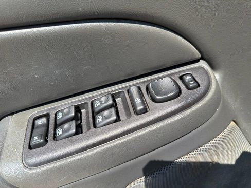 Used 2007 GMC Sierra 2500 SLE w/ Skid Plate Package AWD/4WD image 27