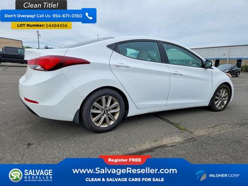 Used 2015 Hyundai Elantra SE w/ Option Group 02 FWD image 4