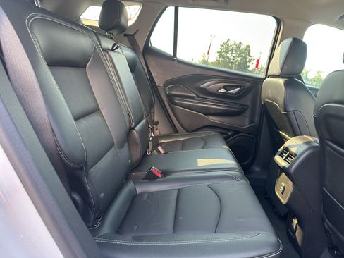 Used 2024 GMC Terrain SLT w/ Elevation Edition AWD/4WD image 17