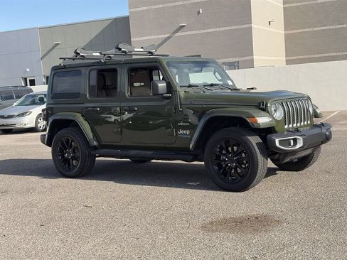 Used 2021 Jeep Wrangler Unlimited Sahara w/ Cold Weather Group AWD/4WD image 4