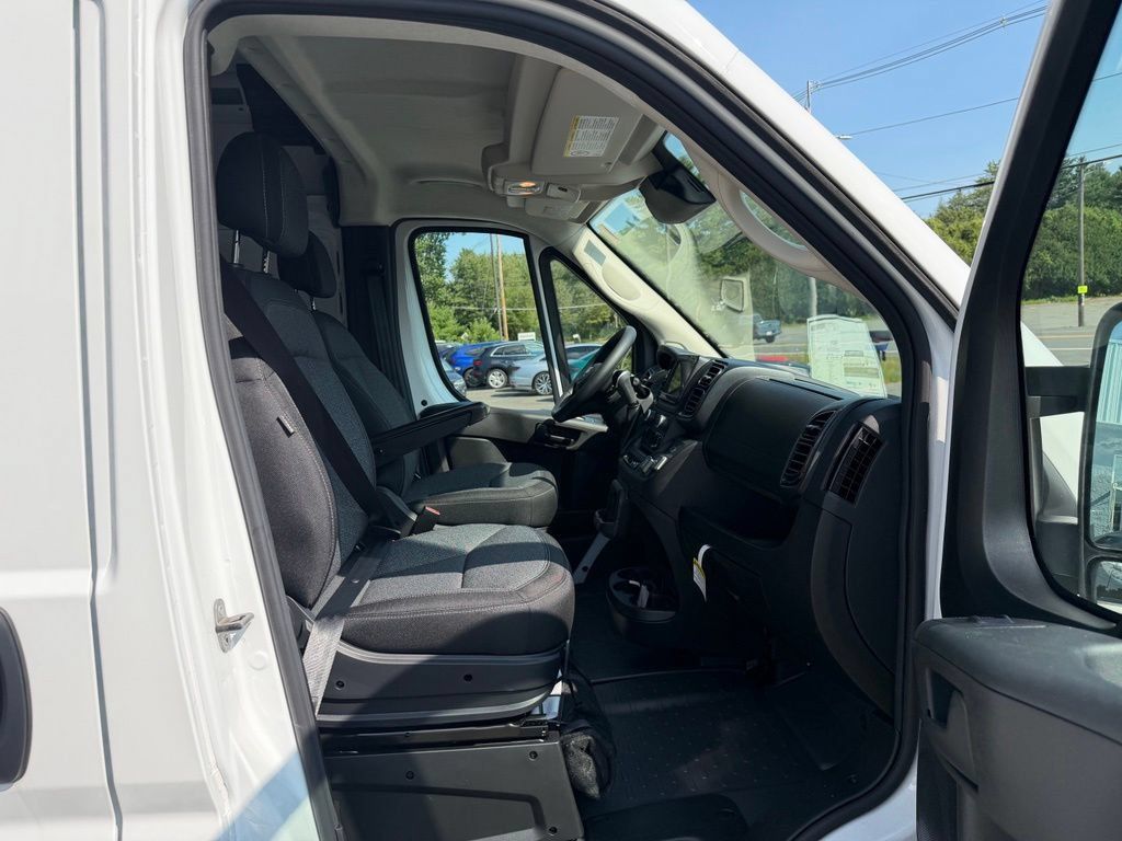 New 2025 RAM ProMaster 2500 w/ Convenience Group FWD image 13
