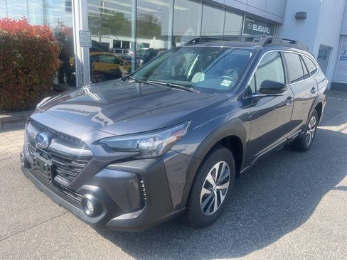 Used 2025 Subaru Outback Premium AWD/4WD image 7