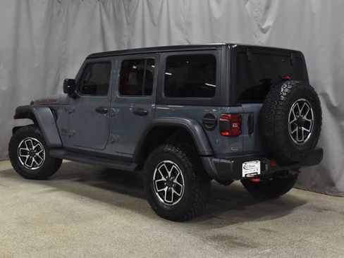 Used 2024 Jeep Wrangler Unlimited Rubicon w/ Convenience Group AWD/4WD image 7