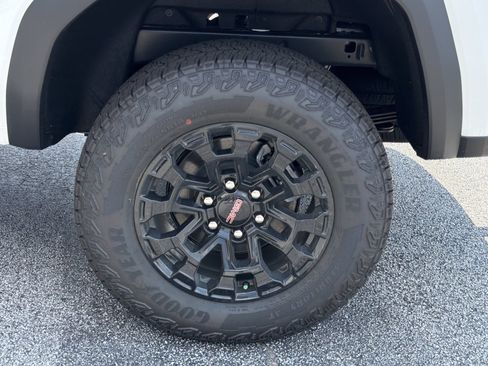 New 2026 GMC Canyon Elevation w/ Convenience Package RWD image 24