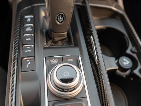 Used 2022 Maserati Levante F Tributo image 31